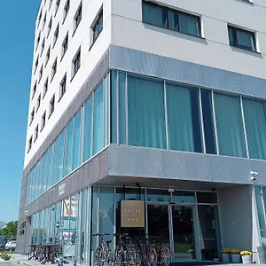 3* Hotel Arche Airport
