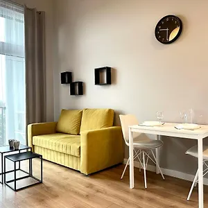 Zarembowicza 38 - Self Check-in 20h - Parking &lift Apartment